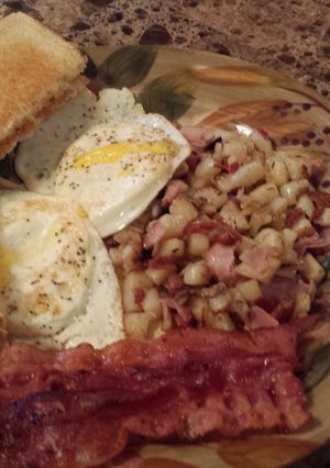 A picture of Gabes man sized potato hash.