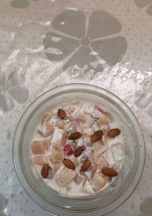 A picture of Mixed fruit cream.