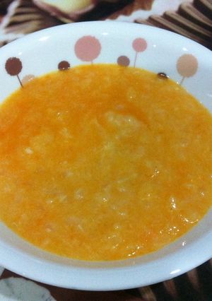 Hình của món Cháo cà rốt thịt heo cho bé 10 tháng.