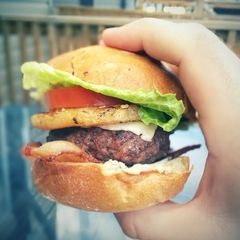A picture of Aloha Burger.