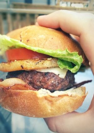 A picture of Aloha Burger.