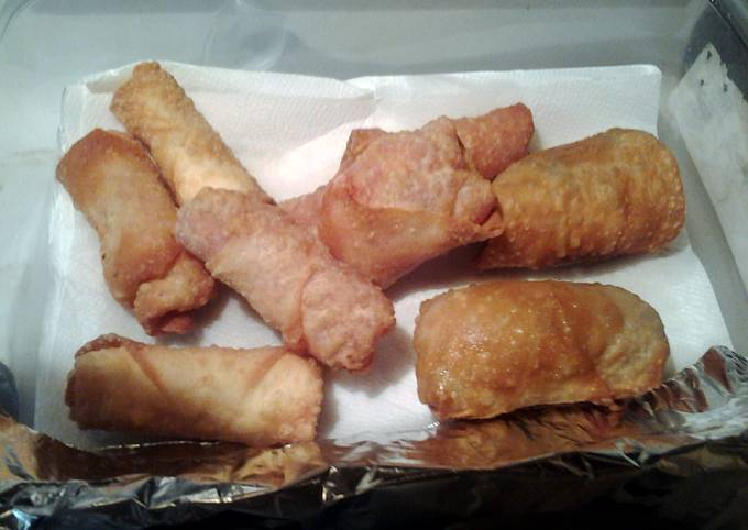 Recipe of Homemade New Years appetizers pizza eggrolls, pizza wontons ,calzzones jalapeño popper eggrolls and wontons