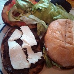 A picture of steak sandwiches (tortas).