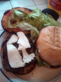 A picture of steak sandwiches (tortas).