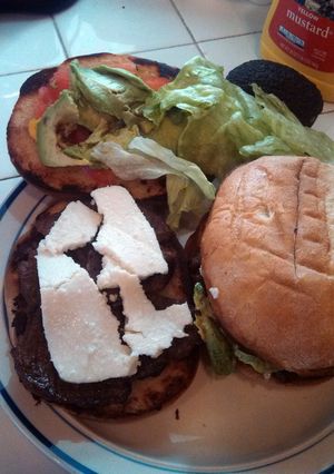 A picture of steak sandwiches (tortas).