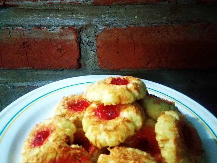 Easy Steps to Make Recipes Strawberry cheese thumbprint cookies the So Delicious Tasty.