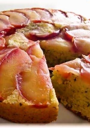 A picture of Black Tea Apple Cake (Tarte Tatin Style).