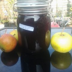 A picture of Blackberry and Apple Jam.