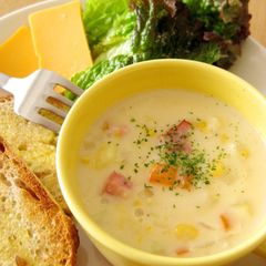 A picture of Corn Potage with Lots of Vegetables.