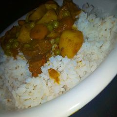 A picture of Potato beef curry.