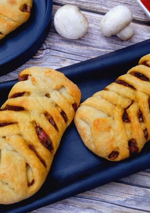 A picture of Plaited Potato Mushroom Pies.