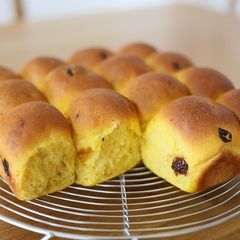 A picture of Pull-Apart Bread Rolls with 50% Kabocha Squash.