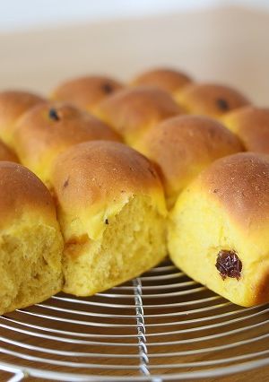 A picture of Pull-Apart Bread Rolls with 50% Kabocha Squash.