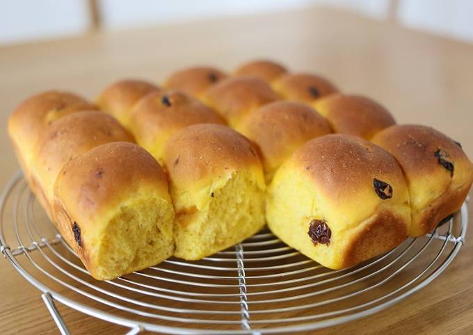 Pull-Apart Bread Rolls with 50% Kabocha Squash