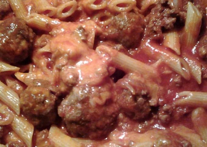 Simple Way to Prepare Any-night-of-the-week cheesy penne with mozzarella meatballs