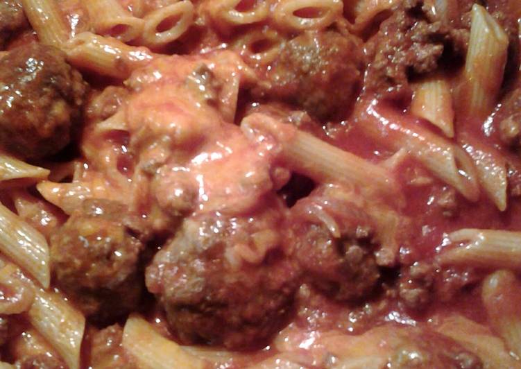 Step-by-Step Guide to Prepare Perfect cheesy penne with mozzarella meatballs