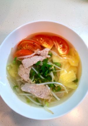 Hình của món Canh thịt bò nấu thơm cà.