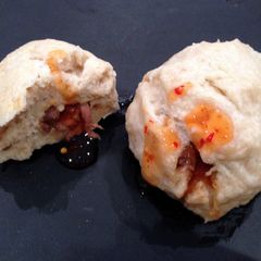 A picture of Chinese Steamed Buns With Duck.