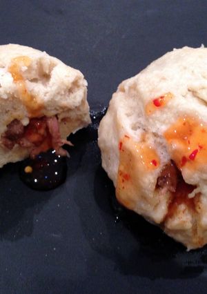 A picture of Chinese Steamed Buns With Duck.