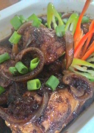 A picture of Honey chicken cooked in soy sauce.