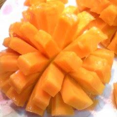 A picture of How To Cut a Mango Restaurant Style.