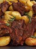 Assado de Borrego com Alecrim e Batatas