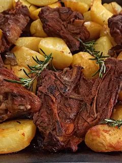 Foto de Assado de Borrego com Alecrim e Batatas