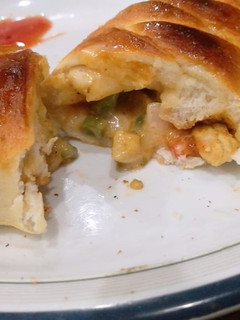 A picture of Chicken cheese bread.