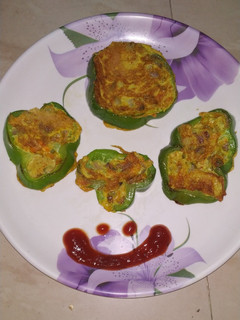 குடைமிளகாய் ஆம்லெட் (capsicum omeltte recipe in tamil) செய்முறை முக்கிய புகைப்படம்