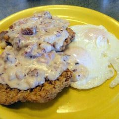 A picture of Toni's Country Fried Steak & White Mushroom Gravy.
