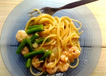 Easiest Way to Recipe Yummy Shrimp  and Green Beans Spaghetti