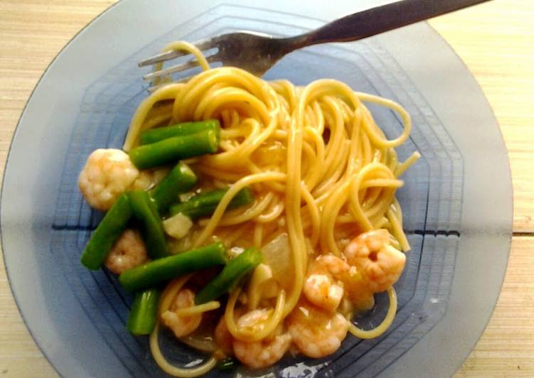 Recipe of Super Quick Homemade Shrimp  and Green Beans Spaghetti