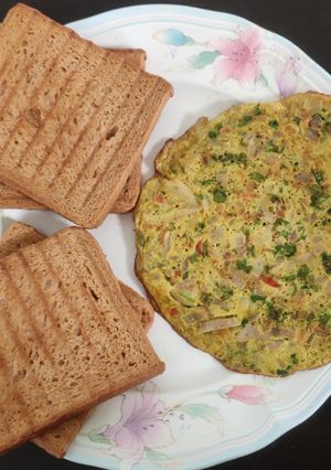 கோதுமை பிரட் ஆம்லெட் (Kothumai bread omelette recipe in tamil) செய்முறை முக்கிய புகைப்படம்