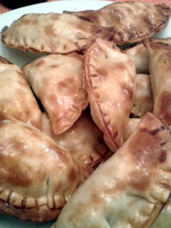 A picture of Empanadillas de atún// Tuna patties.