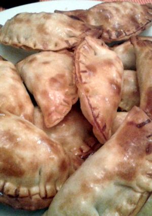 A picture of Empanadillas de atún// Tuna patties.