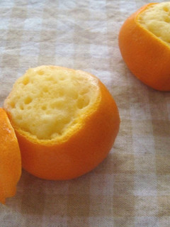 A picture of Mikan Microwave-steamed Bread.