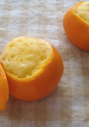 A picture of Mikan Microwave-steamed Bread.