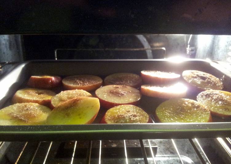 My Daughter love Baked apples with cinnamon and chocolate powder