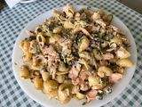 Pâtes Pipe Rigate au saumon et champignons