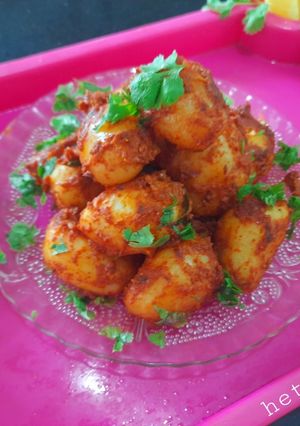 લસનીયા બટેટા(lasniya batata recipe in gujarati) રેસીપી મુખ્ય ફોટો