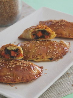 Foto principal de Empanadillas rellenas de verduras, sésamo y algas