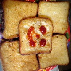 A picture of French toast.