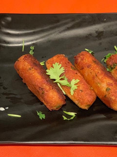 A picture of Rajma Rolls.