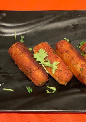 A picture of Rajma Rolls.