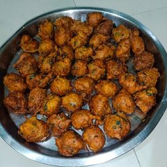 A picture of Rice bhaji.