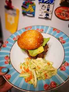Szezámmagos hamburger zsemle recept fotója
