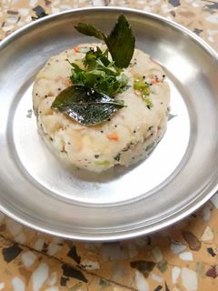 ઉપમા(Upma Recipe in Gujarati) રેસીપી મુખ્ય ફોટો