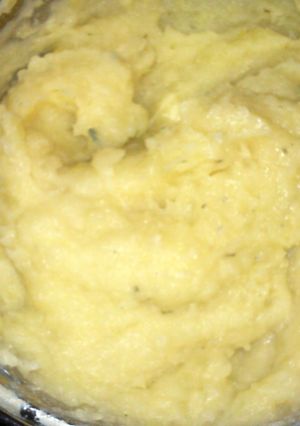 A picture of Homemade garlic flavored mashed potatoes.