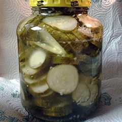 A picture of Quickles, quick pickles.