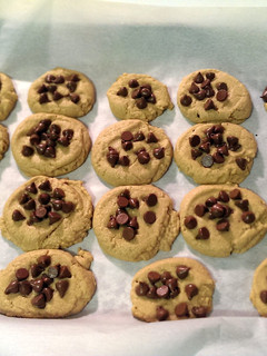 A picture of Easy Peanut Butter Cookies.